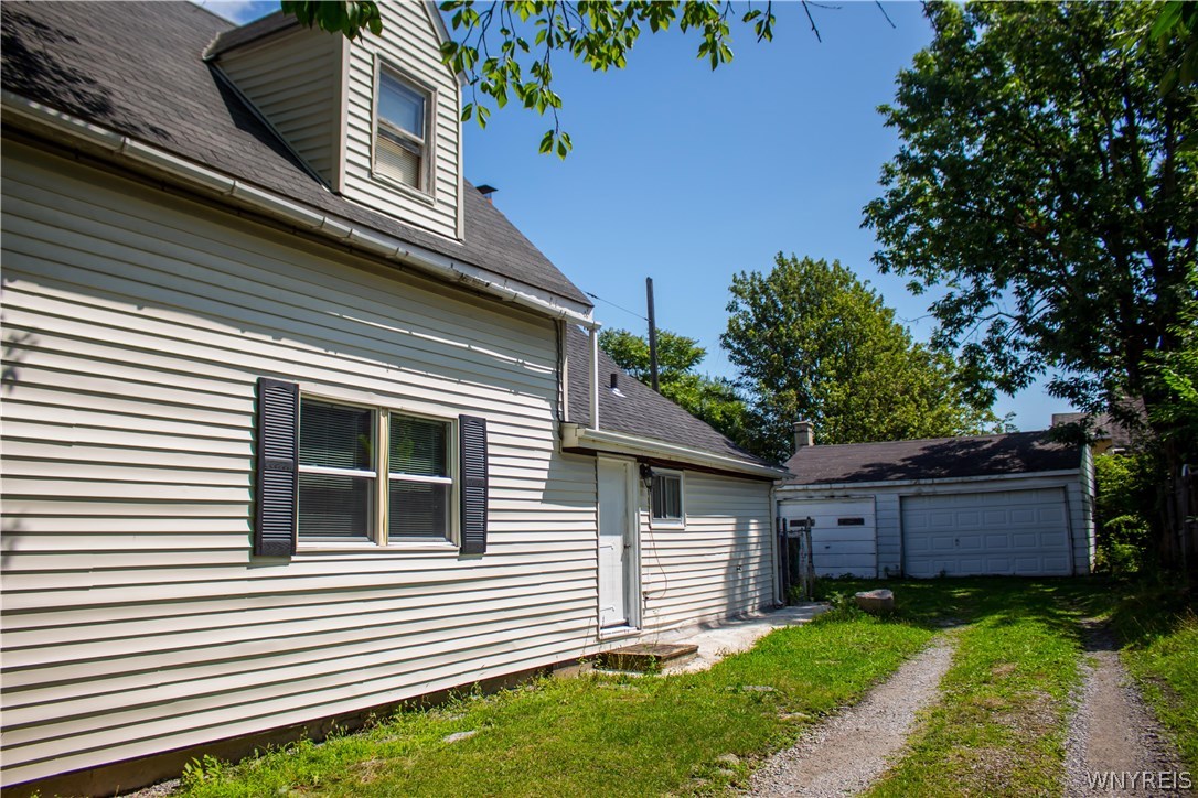 335 Austin Street Buffalo, NY 14207 - Photo 2 of 28