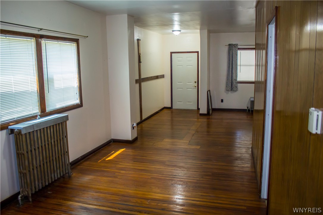 335 Austin Street Buffalo, NY 14207 - Photo 4 of 28