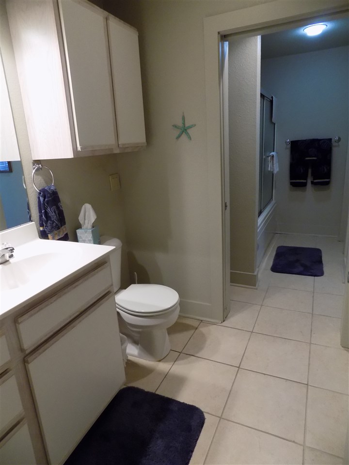 20050 Oak Road East, Unit 3118 Gulf Shores, AL 36542 - Photo 10 of 18 Second Bathroom