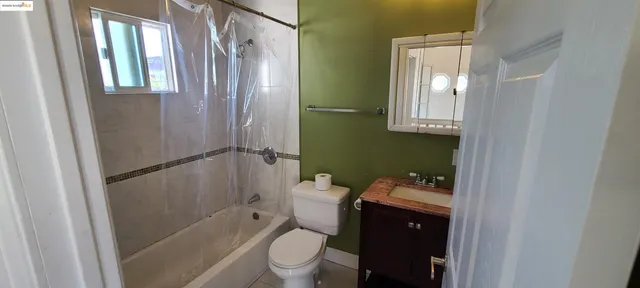 $799,000 | 2825 Market Street, Oakland, CA 94608