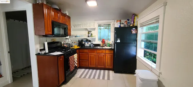 $799,000 | 2825 Market Street, Oakland, CA 94608