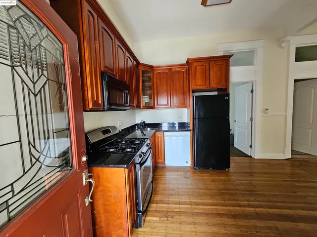 $799,000 | 2825 Market Street, Oakland, CA 94608