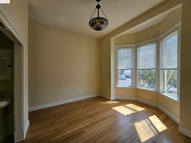 $799,000 | 2825 Market Street, Oakland, CA 94608