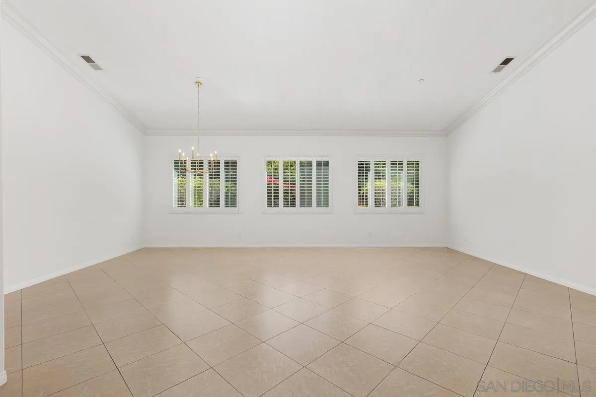 672 Inverlochy Drive Fallbrook, CA 92028 - Photo 6 of 47