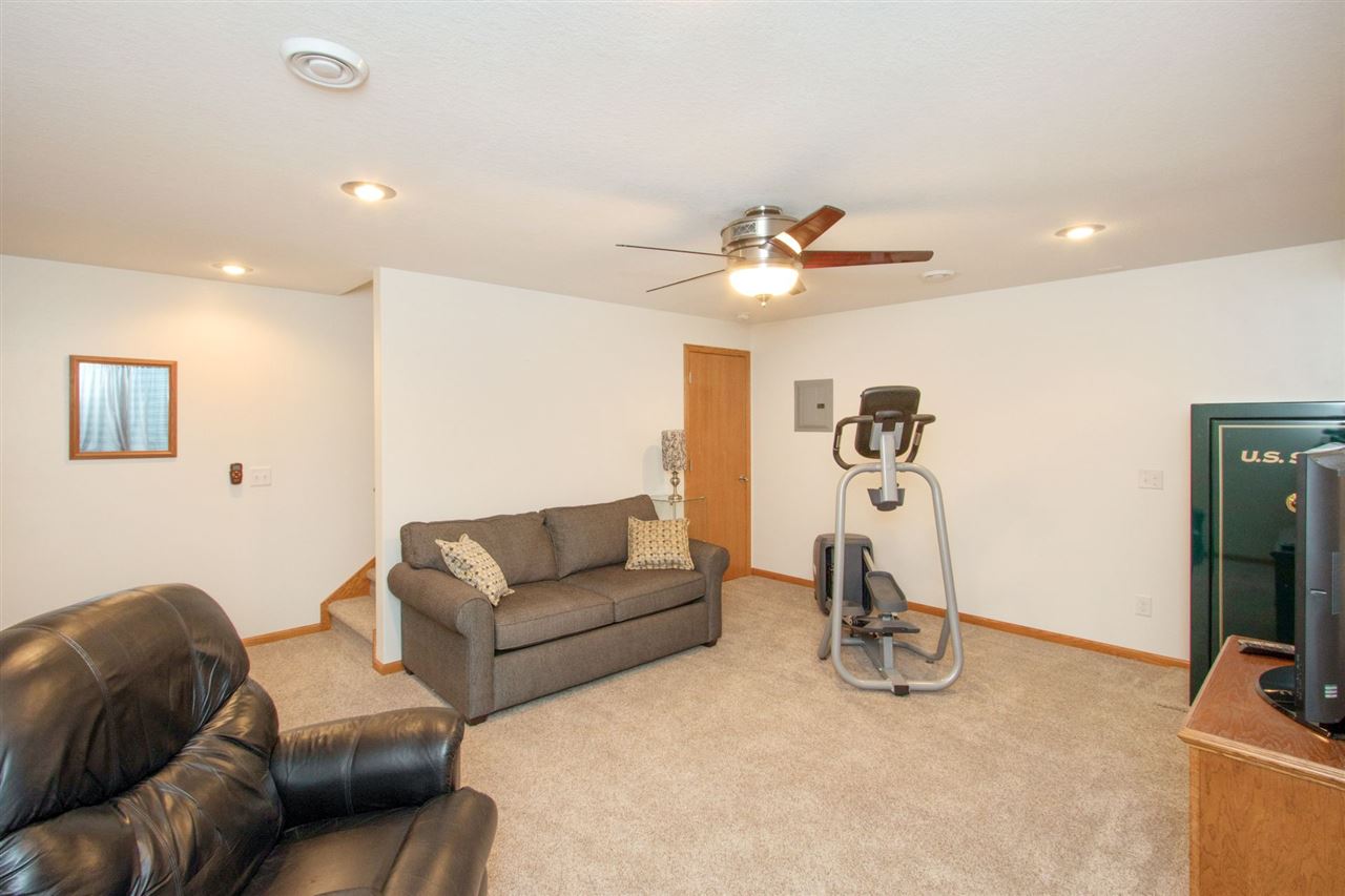 3367 Midway Road Marion, IA 52302 - Photo 16 of 35 Gallery Image 16