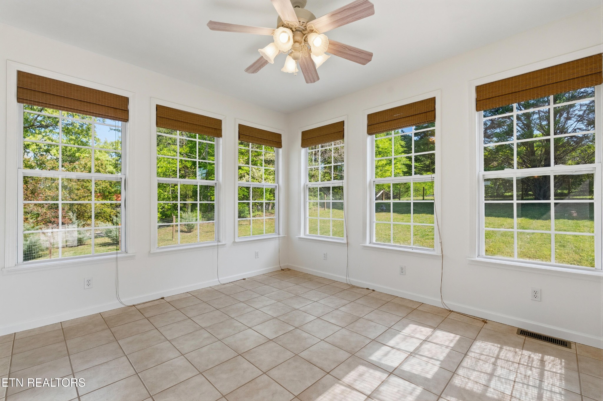 204 David Road Clinton, TN 37716 - Photo 14 of 38 Gallery Image 14