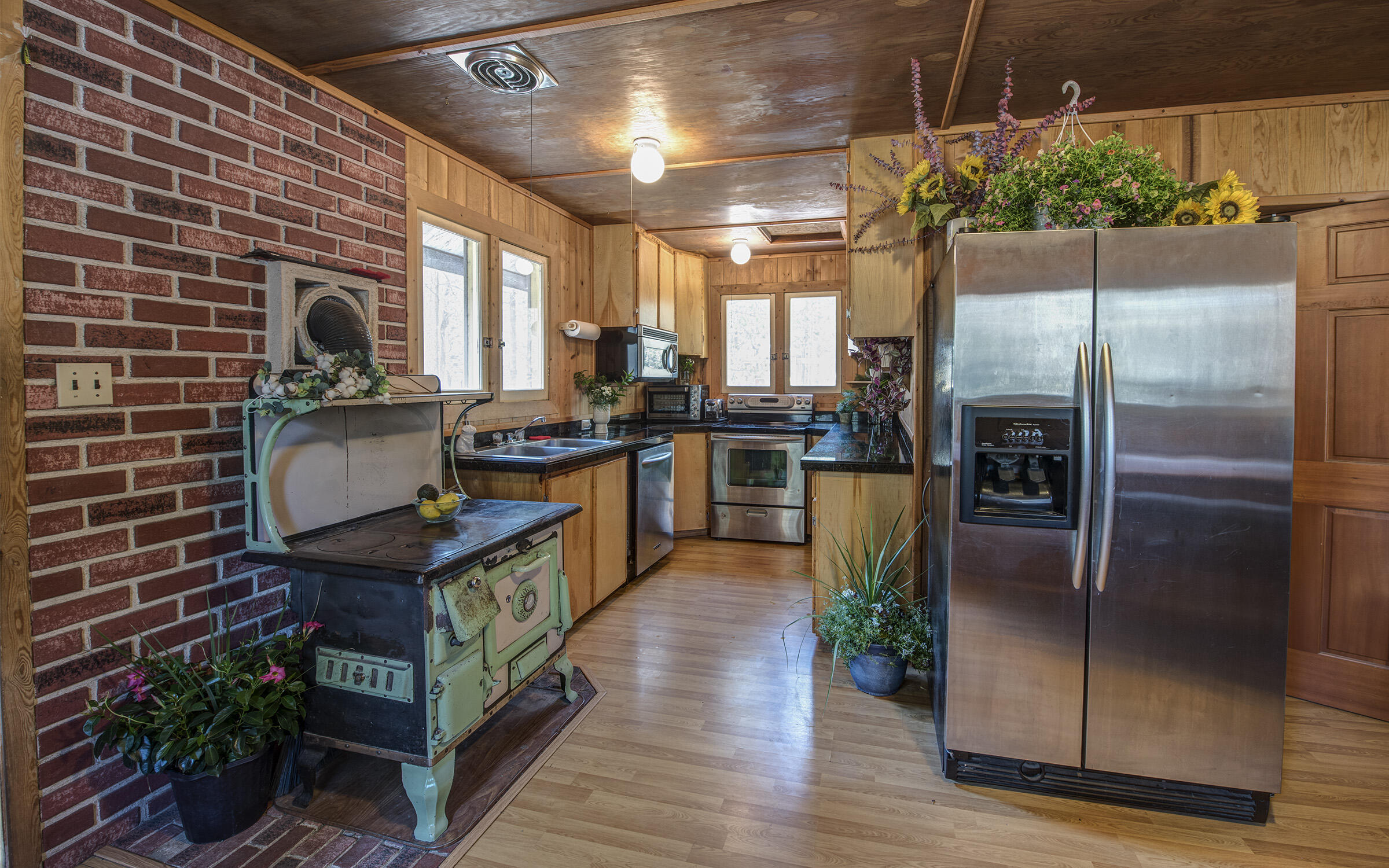 52357 Dustan Road La Pine, OR 97739 - Photo 13 of 37 #10 Kitchen #2