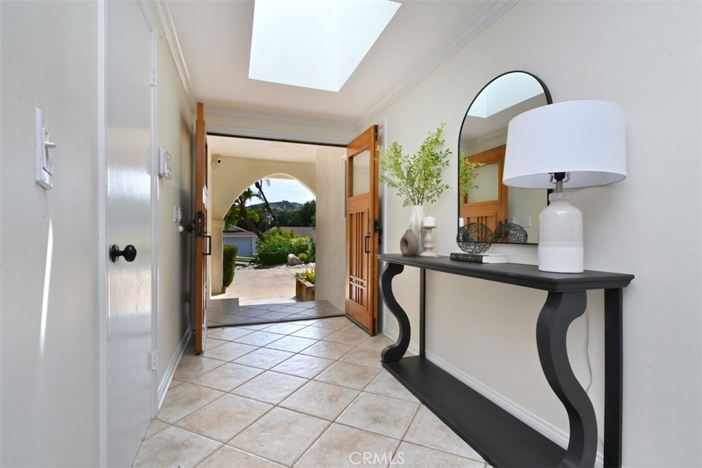 3935 Bon Homme Road Calabasas, CA 91302 - Photo 7 of 64 a view of a entryway