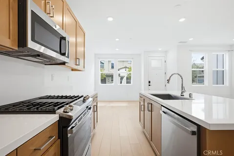 $619,900 | 3925 Lavine Way, Unit 103, Corona, CA 92883