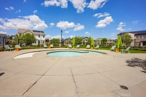 $619,900 | 3925 Lavine Way, Unit 103, Corona, CA 92883