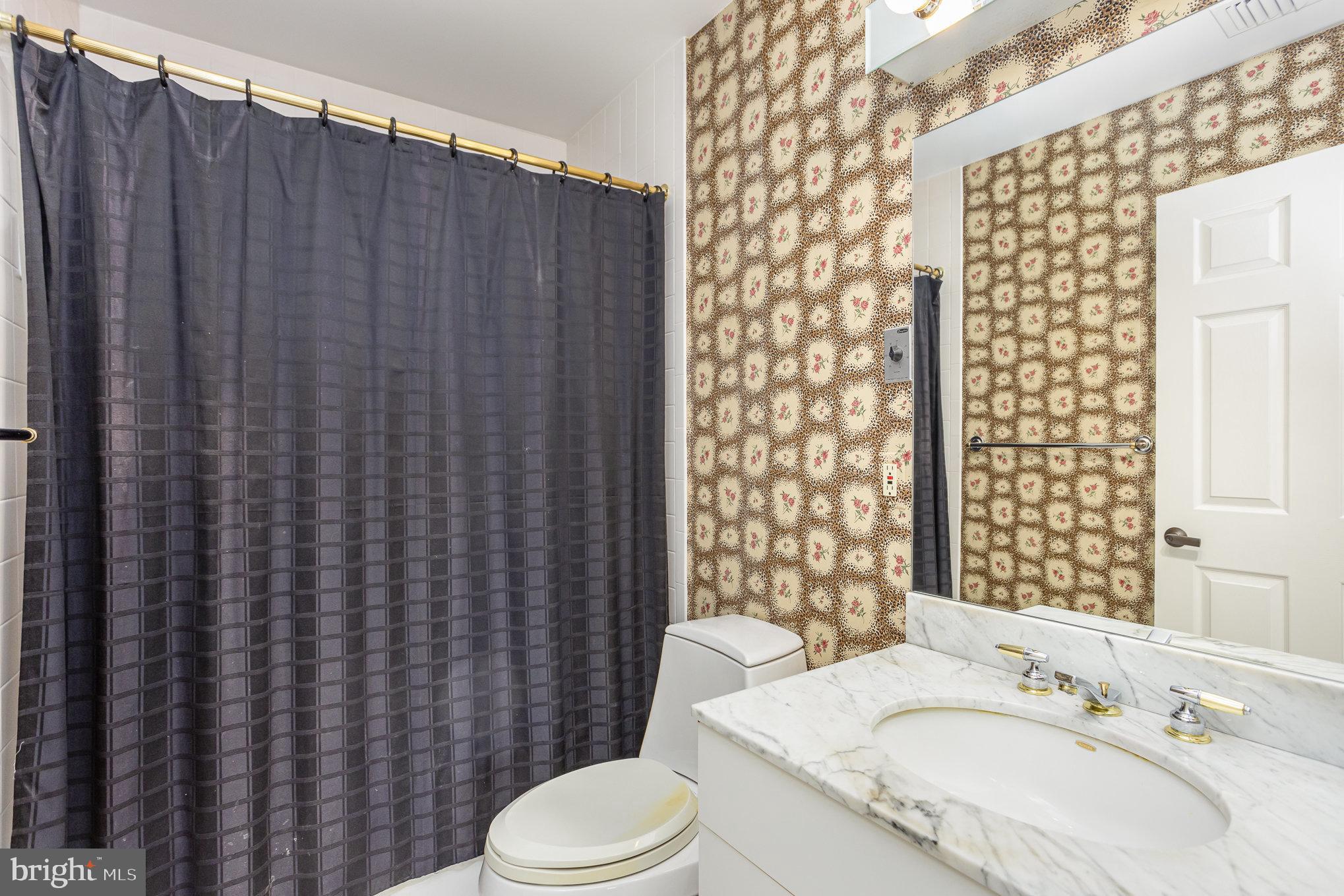 3801 Canterbury Road, Unit 817 Baltimore, MD 21218 - Photo 23 of 33 2nd Bathroom