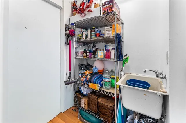 a view of living room washer and dryer