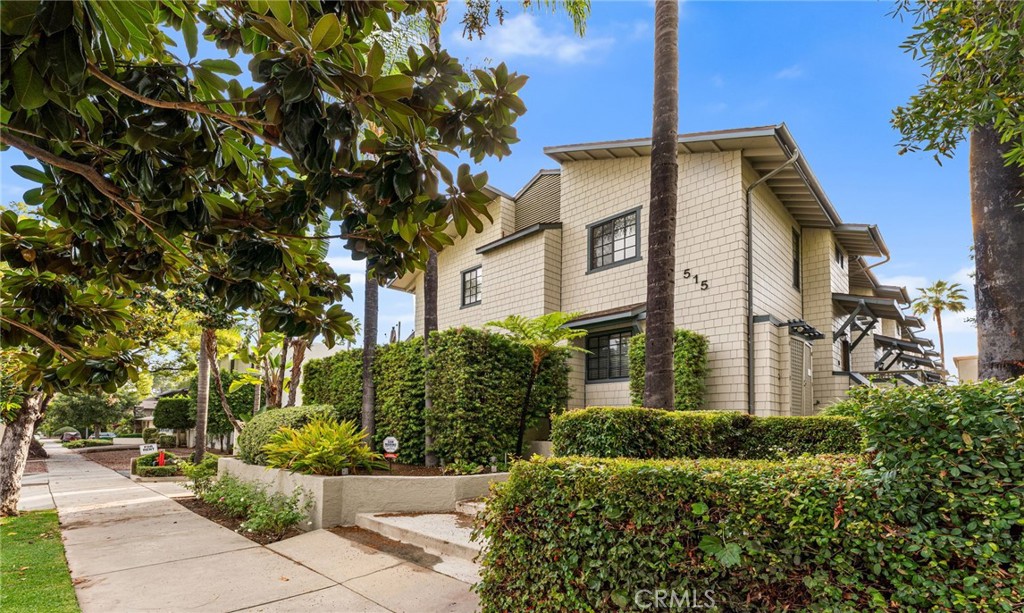 515 South Madison Avenue, Unit 2 Pasadena, CA 91101 - Photo 3 of 35 a view of a building with a garden