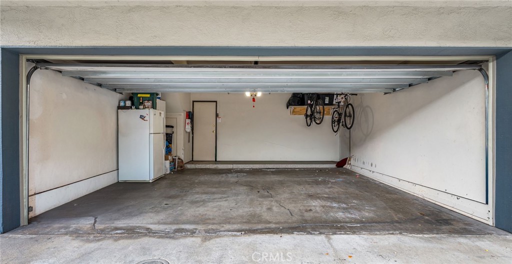 515 South Madison Avenue, Unit 2 Pasadena, CA 91101 - Photo 31 of 35 a view of a garage
