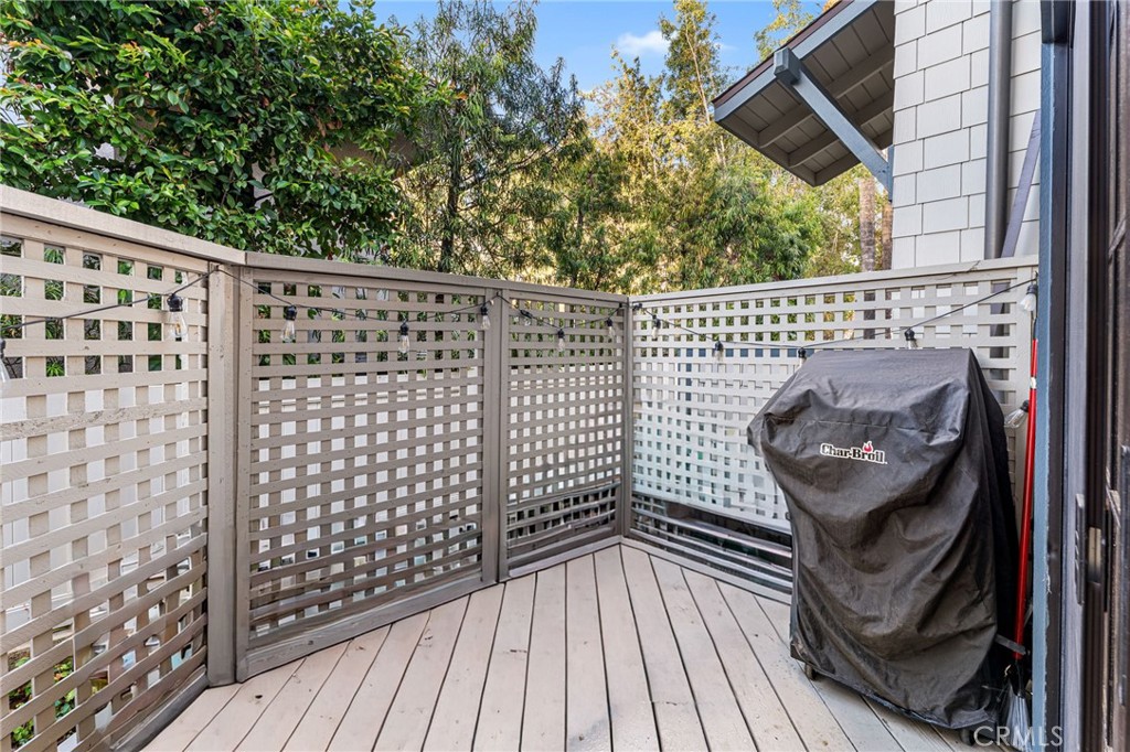515 South Madison Avenue, Unit 2 Pasadena, CA 91101 - Photo 32 of 35 a view of a balcony with wooden floor