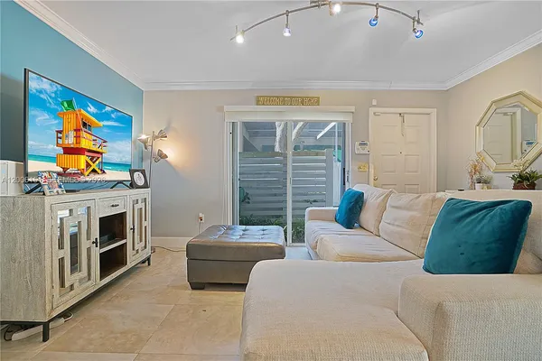 $2,995 | 14330 Southwest 97th Lane, Miami, FL 33186