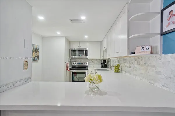 $2,995 | 14330 Southwest 97th Lane, Miami, FL 33186