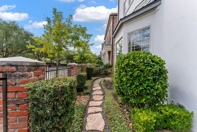 $7,900 | 14 Jetty Point Drive, The Woodlands, TX 77380