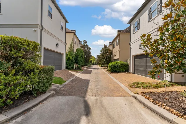 $7,900 | 14 Jetty Point Drive, The Woodlands, TX 77380