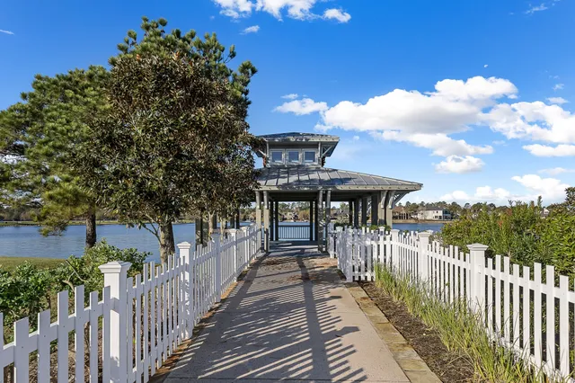 $7,900 | 14 Jetty Point Drive, The Woodlands, TX 77380