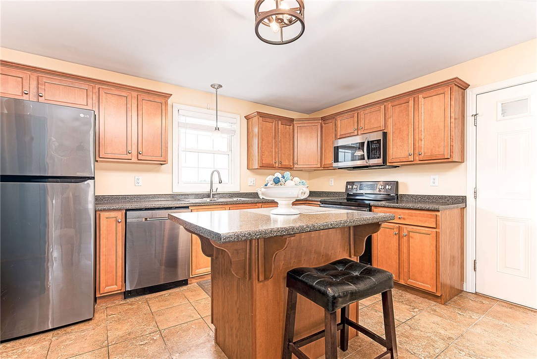 10 Josephine Drive, Unit 2D Charlestown, RI 02813 - Photo 4 of 28