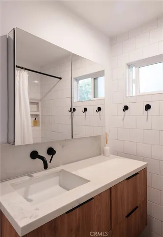 $1,999,999 | 1865 Hillcrest Drive, Hermosa Beach, CA 90254