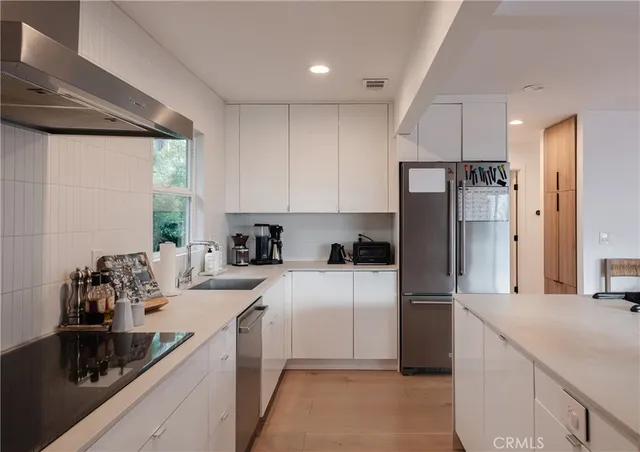 $1,999,999 | 1865 Hillcrest Drive, Hermosa Beach, CA 90254