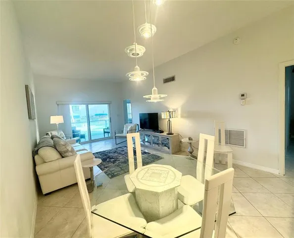 $3,200 | 6000 North Ocean Boulevard, Unit 1D, Lauderdale-by-the-Sea, FL 33308