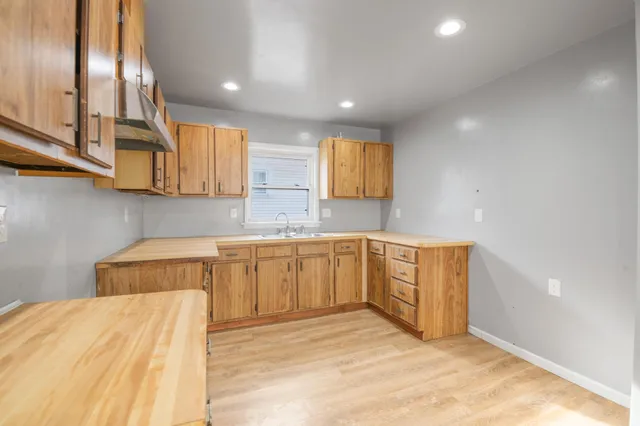 $219,900 | 725 North Irwin Avenue, Green Bay, WI 54302