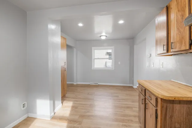 $219,900 | 725 North Irwin Avenue, Green Bay, WI 54302