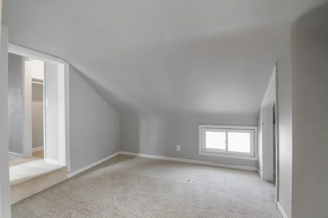 $219,900 | 725 North Irwin Avenue, Green Bay, WI 54302