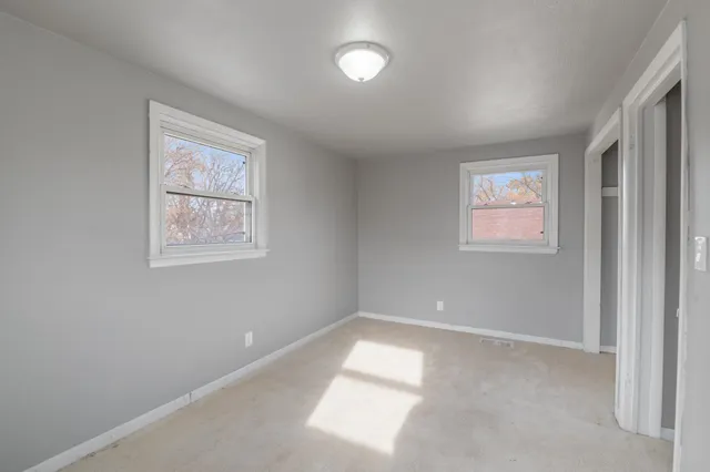 $219,900 | 725 North Irwin Avenue, Green Bay, WI 54302