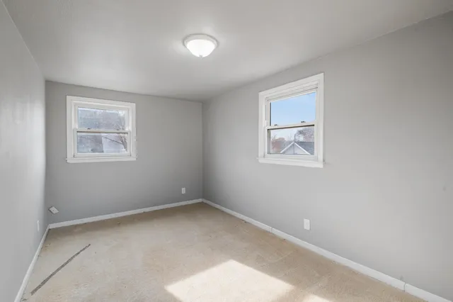 $219,900 | 725 North Irwin Avenue, Green Bay, WI 54302