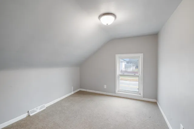 $219,900 | 725 North Irwin Avenue, Green Bay, WI 54302