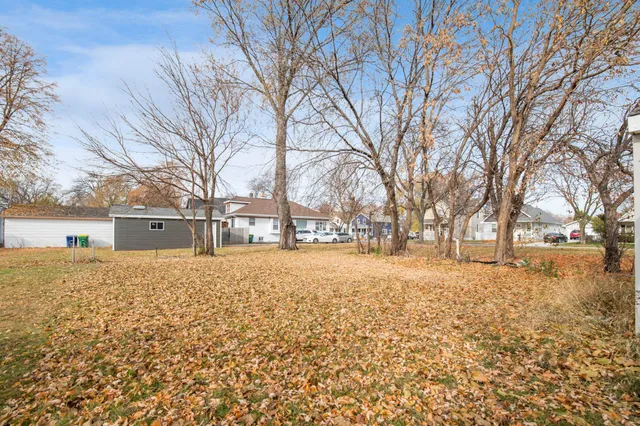 $219,900 | 725 North Irwin Avenue, Green Bay, WI 54302