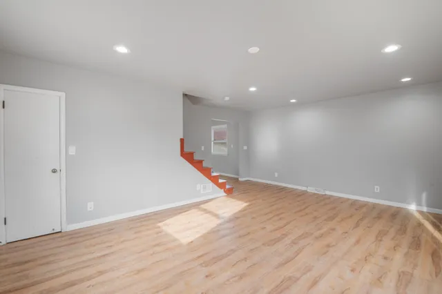 $219,900 | 725 North Irwin Avenue, Green Bay, WI 54302