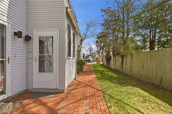 $795,000 | 364 Bellevue Avenue, Unit A6, Newport, RI 02840