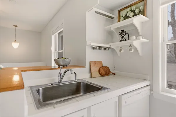 $795,000 | 364 Bellevue Avenue, Unit A6, Newport, RI 02840