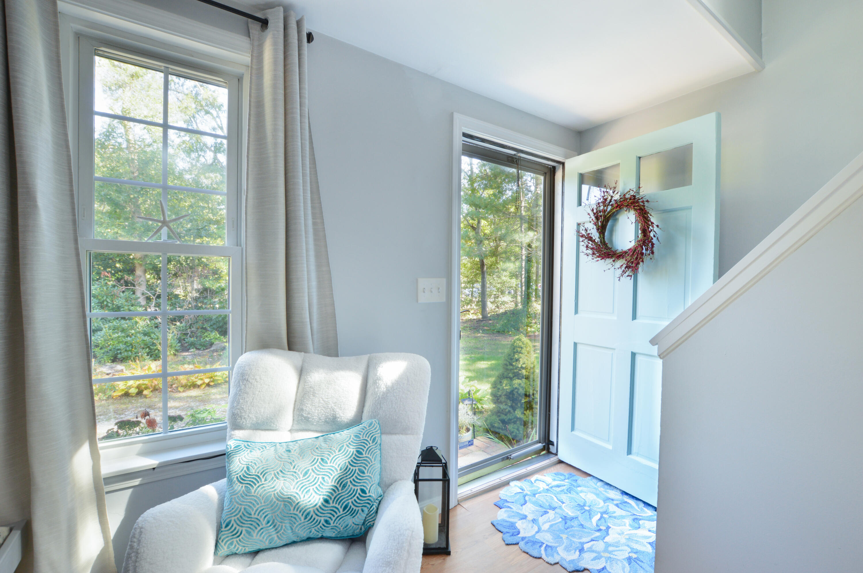 829 Pitcher's Way Hyannis, MA 02601 - Photo 12 of 32 a living room with furniture and a window