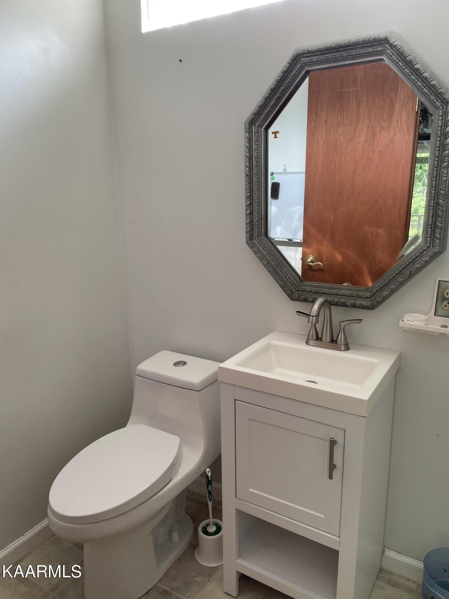 330 South Apache Road Clinton, TN 37716 - Photo 21 of 40