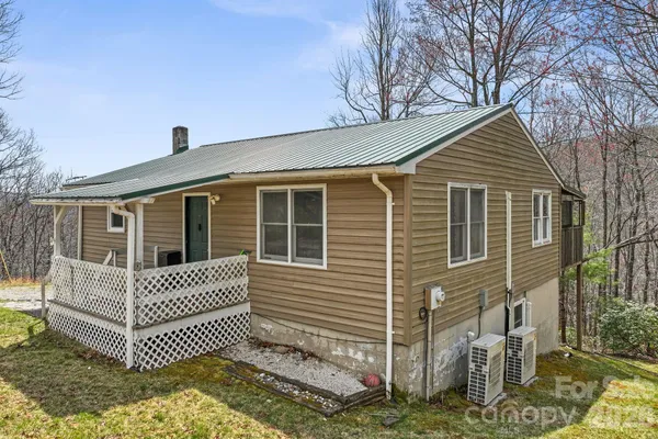 $369,000 | 288 Willow Lane, Brevard, NC 28712