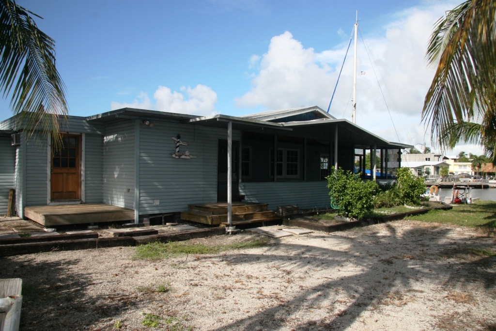 17 Swallow Road Key Largo, FL 33037 - Photo 1 of 28 View from Driveway