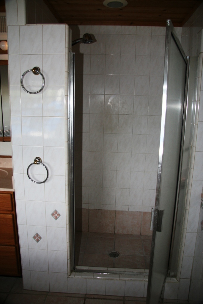 17 Swallow Road Key Largo, FL 33037 - Photo 11 of 28 Master Bathroom Shower