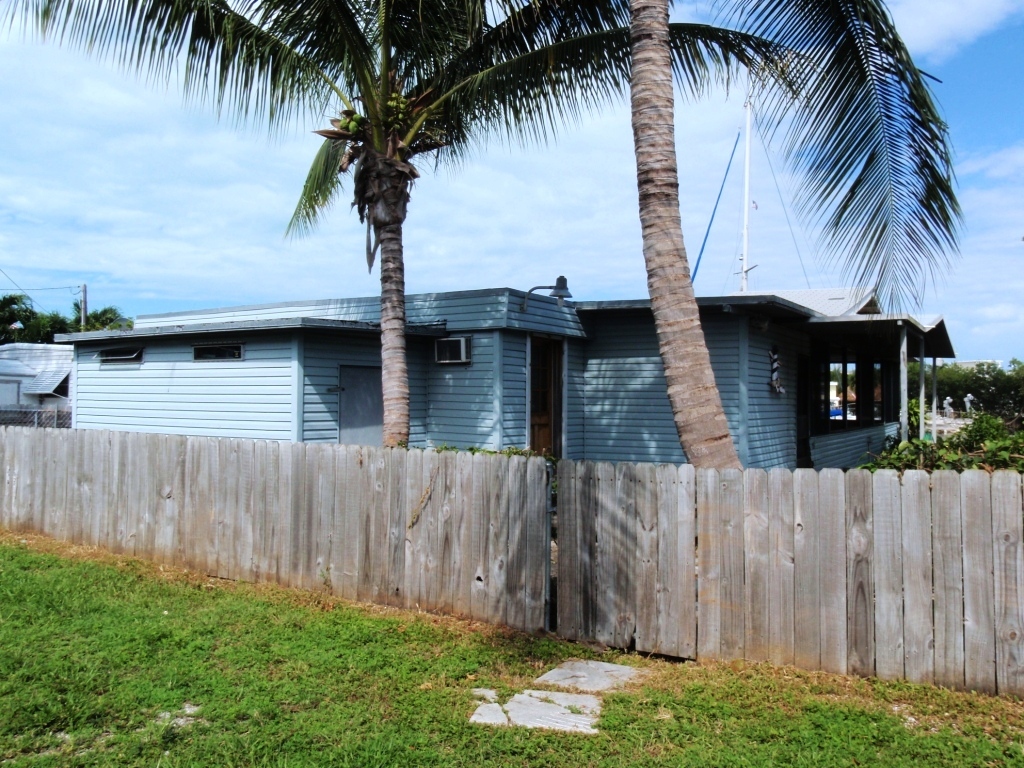 17 Swallow Road Key Largo, FL 33037 - Photo 27 of 28 View From Street