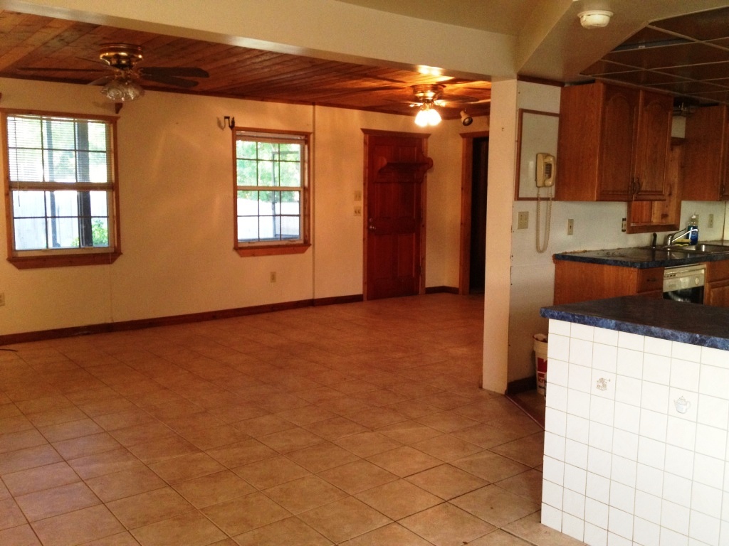 17 Swallow Road Key Largo, FL 33037 - Photo 5 of 28 Living Area