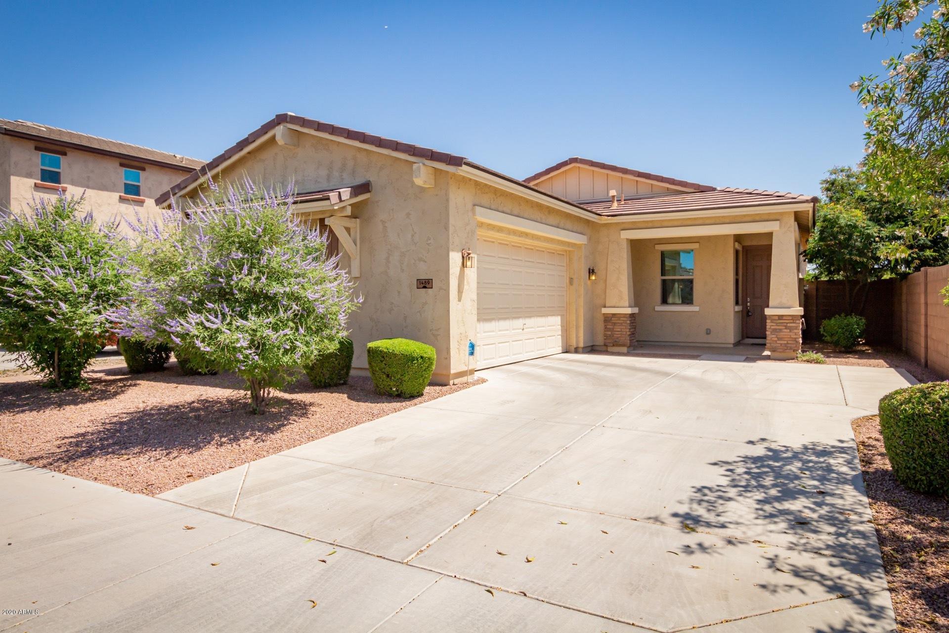 1489 East Hummingbird Way Gilbert, AZ 85297 - Photo 1 of 32 curb appeal