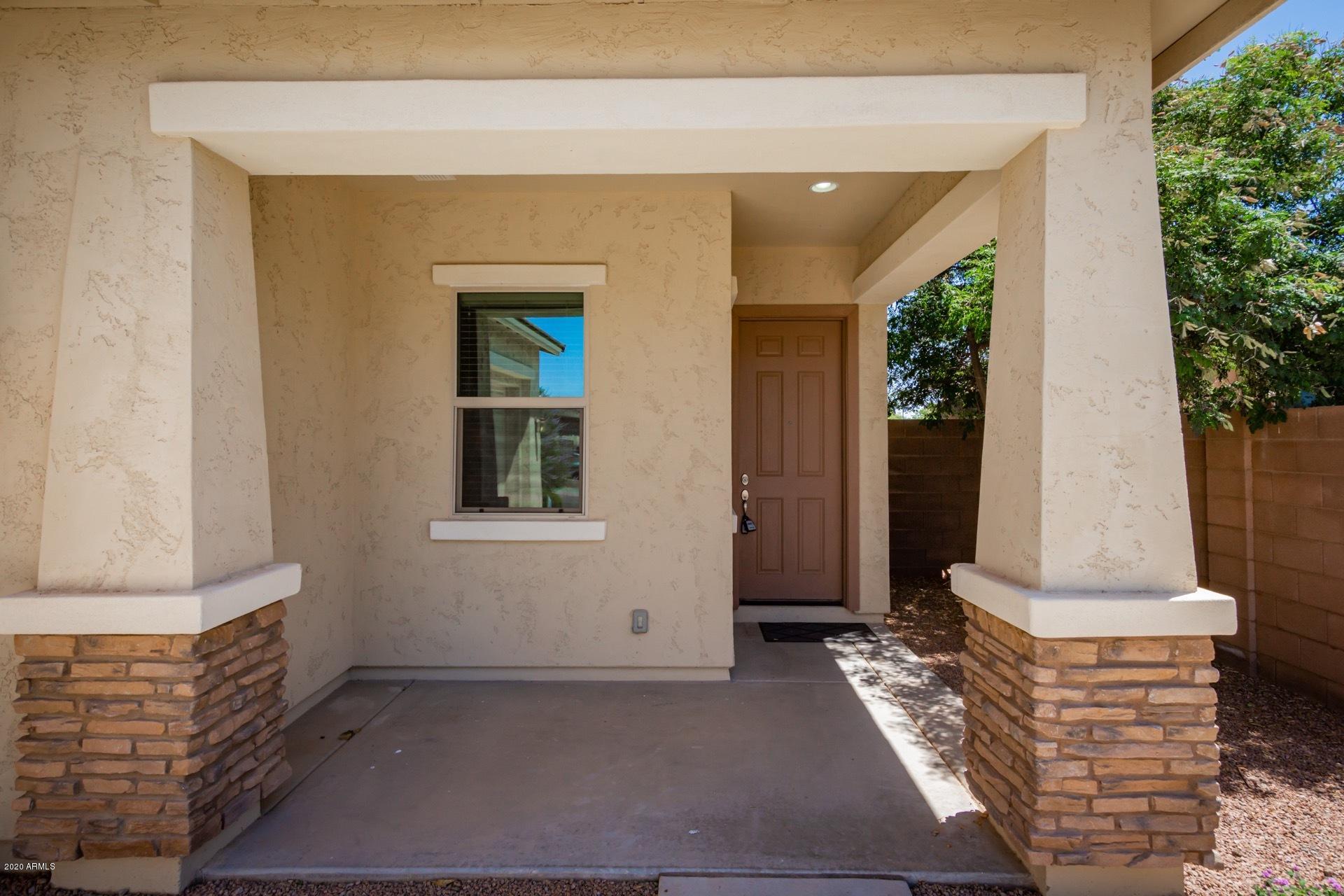 1489 East Hummingbird Way Gilbert, AZ 85297 - Photo 22 of 32 nice rocks!