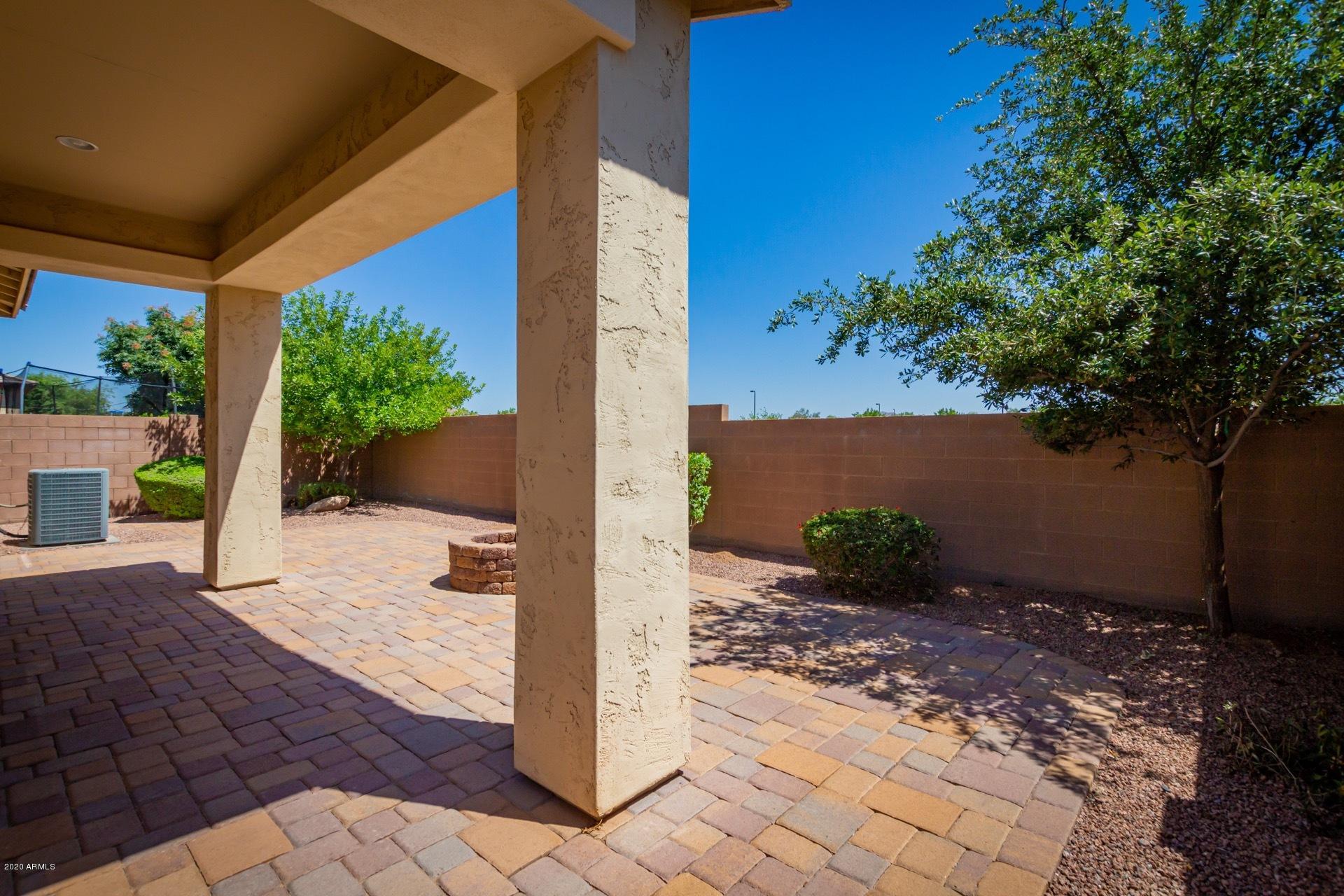 1489 East Hummingbird Way Gilbert, AZ 85297 - Photo 9 of 32 No neighbors behind