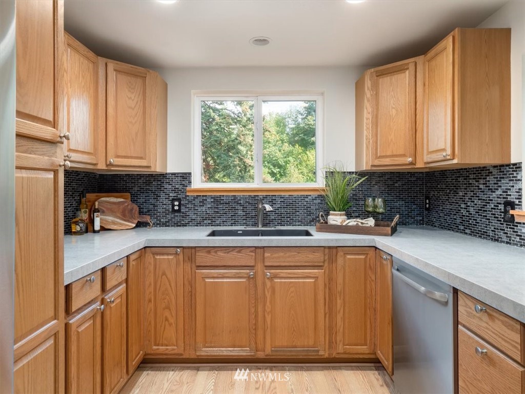 19205 Southeast 164th Street Renton, WA 98058 - Photo 8 of 30 Gallery Image 8