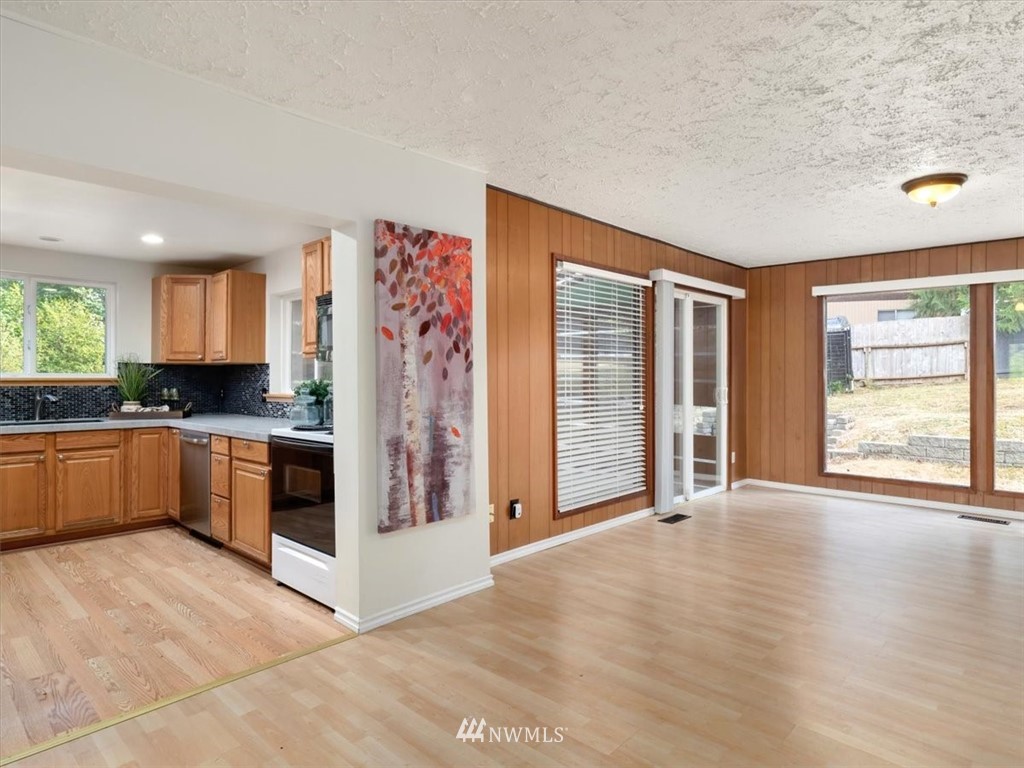 19205 Southeast 164th Street Renton, WA 98058 - Photo 10 of 30 Gallery Image 10